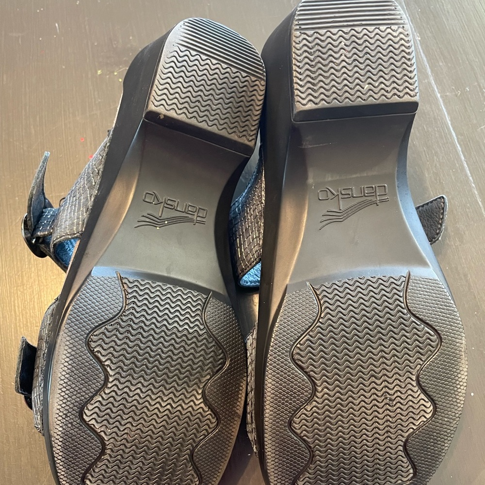 Dansko sandals  size 38 (8M)